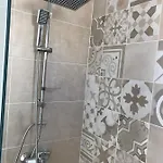 Leventis 1 דירה *